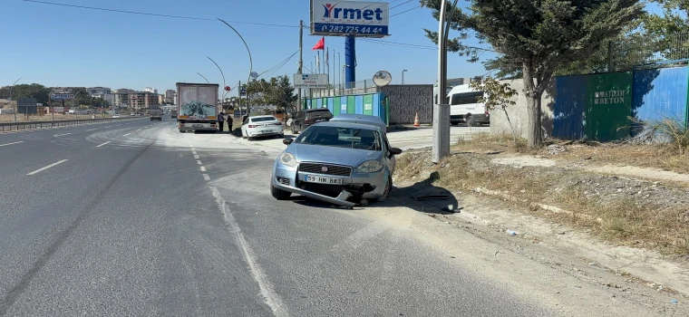TIR’ın darbesiyle otomobil savruldu