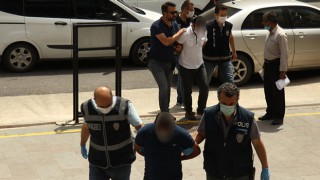 YAŞLI KADINA EVİNDE DEHŞET YAŞATAN ŞAHISLAR TUTUKLANDI