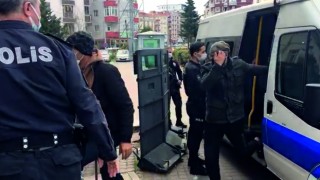 YURTDIŞINA KAÇMAK İSTEYEN DÜZENSİZ GÖÇMENLER ÇERKEZKÖY'DE YAKALANDI