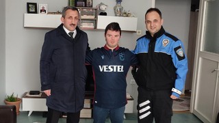 DOWN SENDROMLU ÖĞRENCİNİN FORMA İSTEĞİNİ YERİNE GETİRDİLER