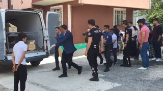 6 YAŞINDAKİ KIZINI BIÇAKLAYARAK ÖLDÜRDÜ