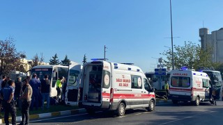 ZİNCİRLEME KAZADA 17 İŞÇİ YARALANDI