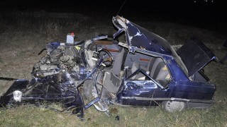OTOMOBİLİN PARAMPARÇA OLDUĞU KAZADA 1 ÖLÜ, 8 YARALI