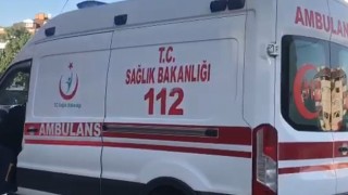 YOLUN KARŞISINA GEÇMEK İSTEYEN ÖĞRENCİ AĞIR YARALANDI