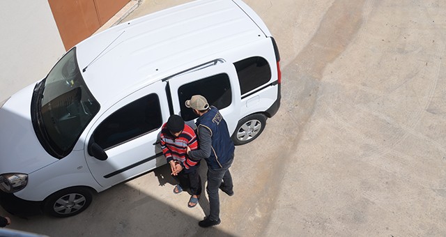 EYLEM HAZIRLIĞI SIRASINDA YAKALANAN DEAŞ’LI ADLİYEYE GÖTÜRÜLDÜ