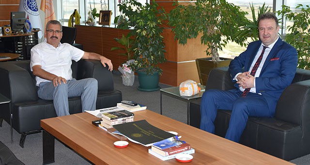 ÇERKEZKÖY DEVLET HASTANESİ BAŞHEKİMİ GENÇ’TEN, REKTÖRE ZİYARET