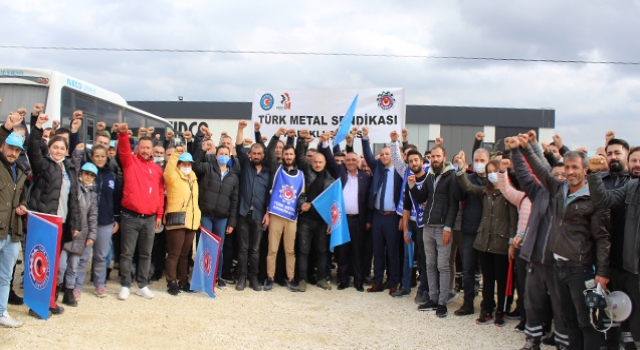 TÜRK METAL SENDİKASI İŞTEN ÇIKARTILAN İŞÇİLERİNE DESTEK VERDİ