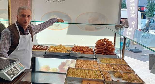 BAKLAVACILAR, “ŞEKER VE UN ZAMLARI BELİMİZİ BÜKTÜ”