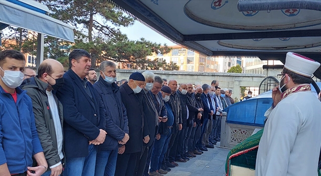 FİKRET ÇOLAKOĞLU DUALARLA DEFNEDİLDİ
