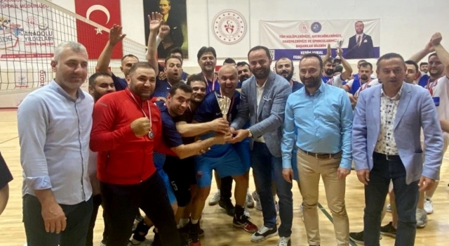 İŞİTME ENGELLİLER VOLEYBOL TAKIMI NAMAĞLUP ŞAMPİYON OLDU