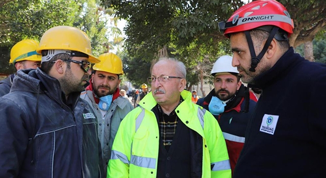 KADİR ALBAYRAK DEPREM BÖLGESİNDE İNCELEMEDE BULUNDU