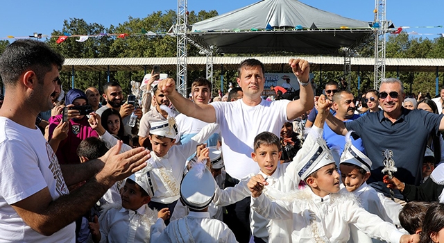 FESTİVAL SÜNNET ŞÖLENİ İLE BAŞLADI