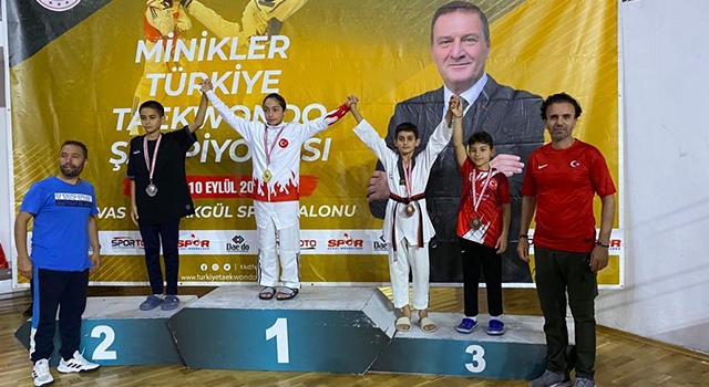 TEKVANDODA TÜRKİYE ŞAMPİYONU OLDU