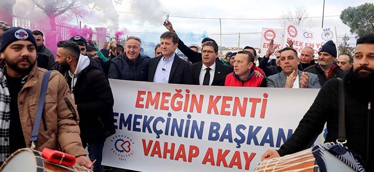 BELEDİYEDE MAAŞLAR 30 BİN TL’YE YÜKSELDİ