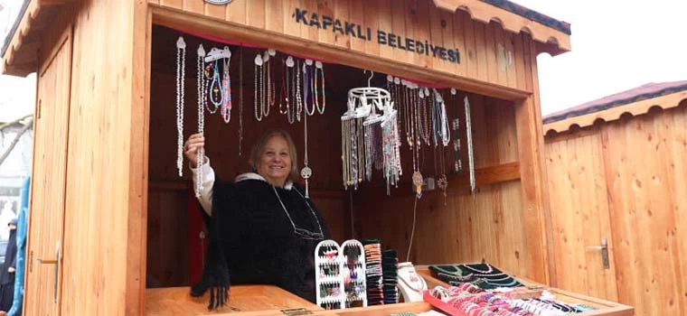 KADINLAR ÜRETTİKLERİ ÜRÜNLERİN SATIŞINA BAŞLADI