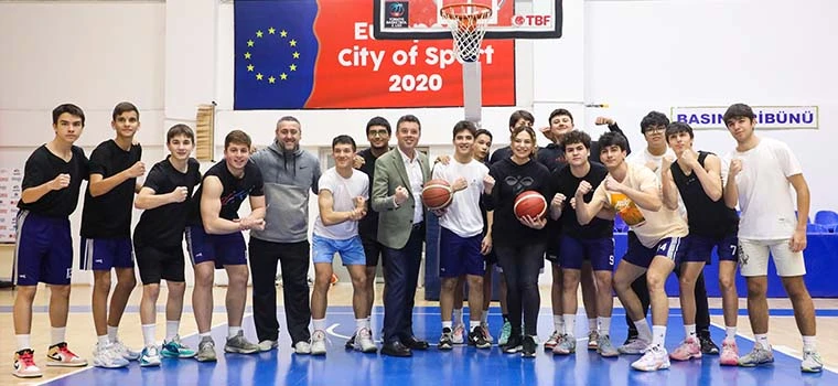 “TEKİRDAĞ’I SPORDA LİDER KENT YAPMAK İÇİN KOLLARI SIVADIK”