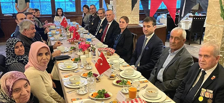ŞEHİT AİLELERİ VE GAZİLER ONURUNA İFTAR DÜZENLENDİ