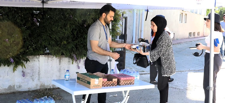 BELEDİYEDEN YKS’YE GİREN GENÇLERE İKRAM