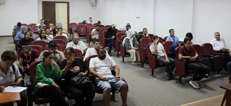 İŞ ARAYAN VE İŞVERENLER BİR ARAYA GELDİ