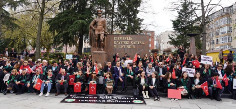 AVUKATLAR ÇORLU'DA ADALET İÇİN YÜRÜYÜŞ YAPTI