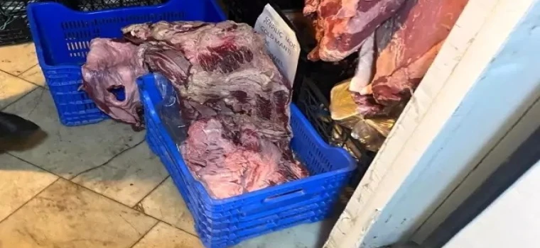 ÇERKEZKÖY’DE ZİNCİR MARKETE ŞOK BASKIN: ŞÜPHELİ ETLER LABORATUVARA GÖNDERİLDİ