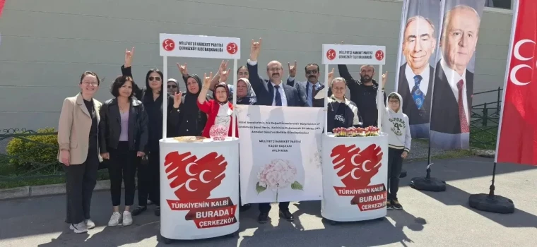 MHP İLÇE KADIN KOLLARINDAN ANNELER GÜNÜ ÖZEL ETKİNLİĞİ