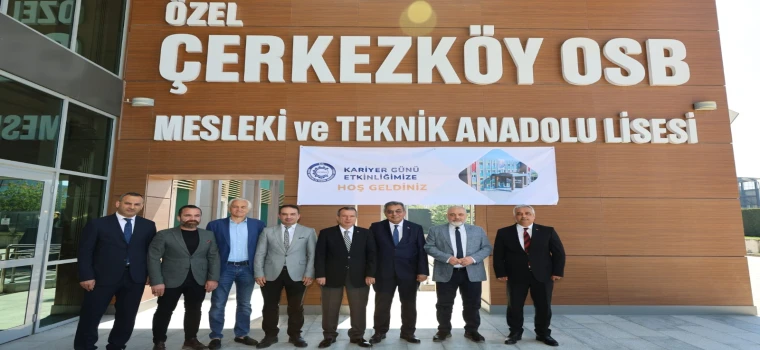 ÖZEL ÇOSB MTAL’DE II. KARİYER GÜNÜ HEYECANI: ÖĞRENCİLERİMİZ GELECEĞE HAZIRLANIYOR