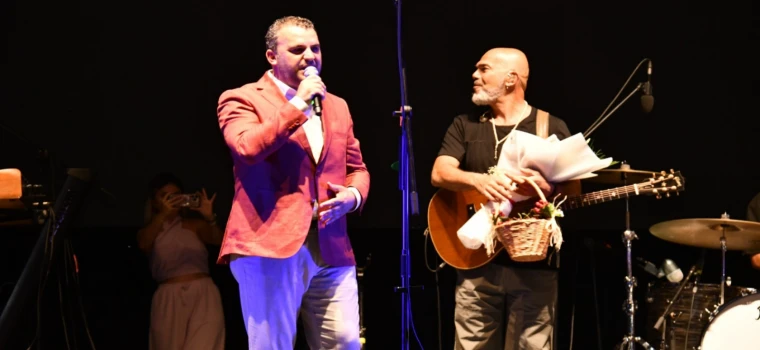 ZEYNEP BASTIK VE YÜKSEK SADAKAT'TAN TEKİRDAĞ'DA MÜZİK ZİYAFETİ: KİRAZ FESTİVALİ'NDE COŞKU DORUĞA ÇIKTI!