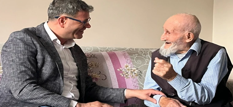 AZBAY’DAN EN YAŞLI PARTİ ÜYESİ VE KORE GAZİSİ YILMAZ’A ZİYARET