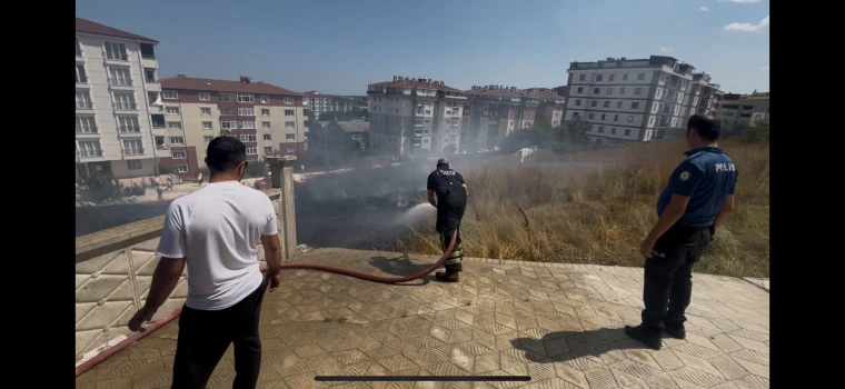 ÇERKEZKÖY İSTASYON MAHALLESİNDE YANGIN PANİĞİ