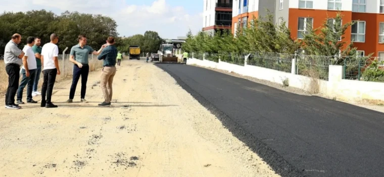 ÇERKEZKÖY’DE 20 BİN TON SICAK ASFALT SERİMİNE BAŞLANDI