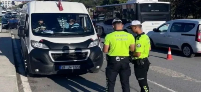 ÇERKEZKÖY’DE KORSAN SERVİS DENETİMİ: 21 SÜRÜCÜYE 269 BİN TL CEZA