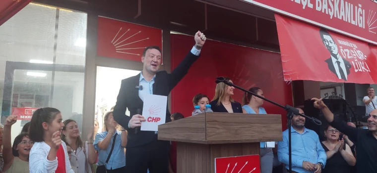 ÖZGÜR SÖNMEZ CHP İLÇE BAŞKAN ADAYLIĞINI AÇIKLADI
