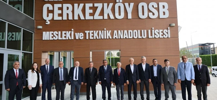 ÖZEL ÇOSB MTAL’DE 2025-2026 EĞİTİM YILI TÖRENLE AÇILDI