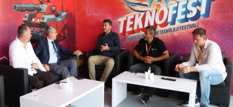 TEKİRDAĞ NKÜ’DE TEKNOFEST HEYECANI: MİLLETVEKİLİ MESTAN ÖZCAN YARIŞMA ALANINI ZİYARET ETTİ
