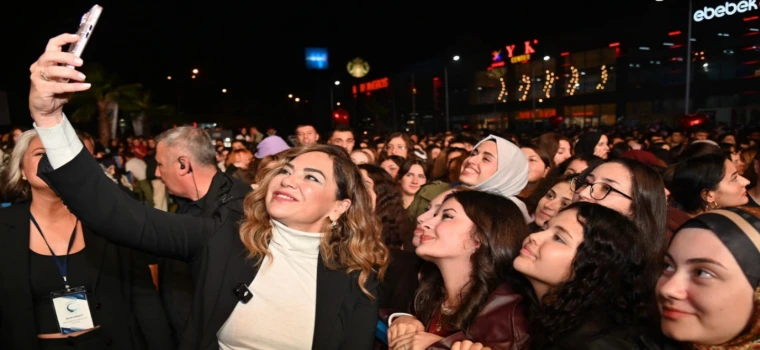 CANDAN YÜCEER GENÇLERİ SAHİPSİZ BIRAKMADI: “HOŞ GELDİN FEST”TE BÜYÜK COŞKU