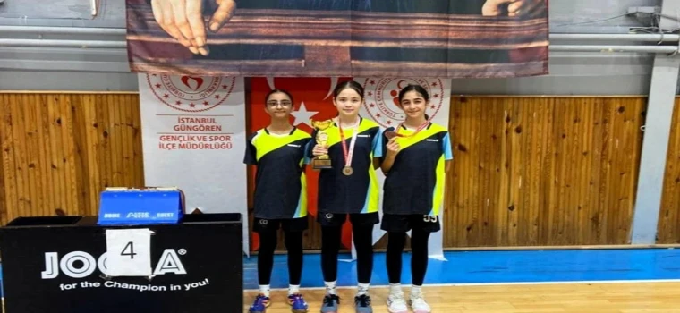 ÇERKEZKÖY’LÜ MASA TENİSİ SPORCULARI TURNUVASINDA ŞAMPİYOLUKLA DÖNDÜLER
