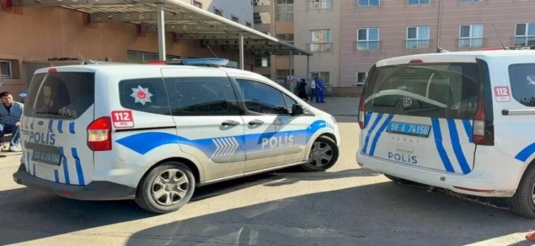 ÇORLU’DA CENAZE EVİNDE KAN AKTI: 2 ÖLÜ, 2 YARALI