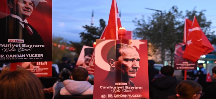 CUMHURİYET COŞKUSU KARACAKILAVUZ'DAN YÜKSELDİ