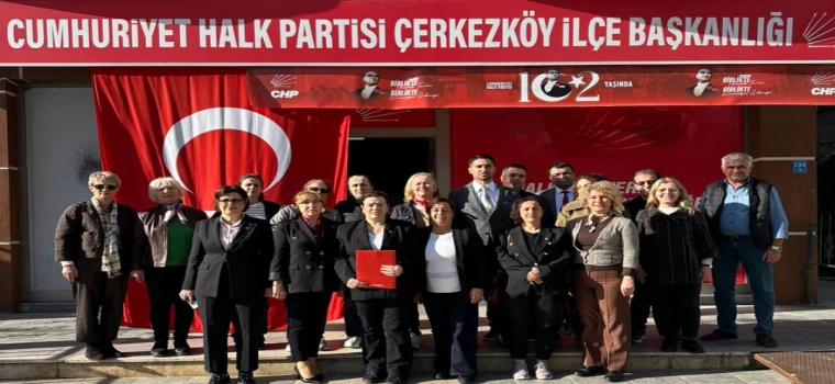 CHP ÇERKEZKÖY KADIN KOLLARI: “ŞİDDETİN KARŞISINDA DURMAK İNSANLIK GÖREVİDİR”