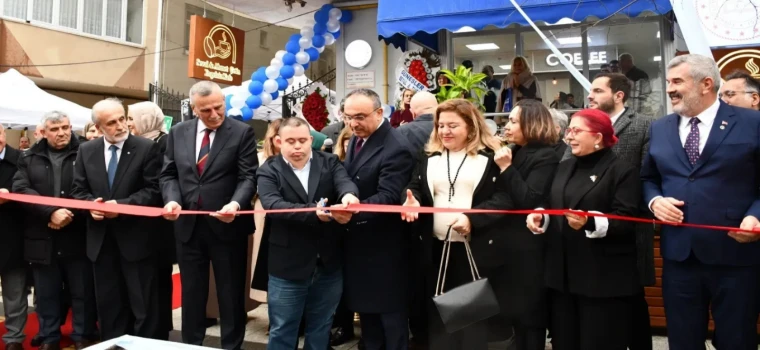 ÇERKEZKÖY’DE ENGELSİZ KAFE AÇILDI