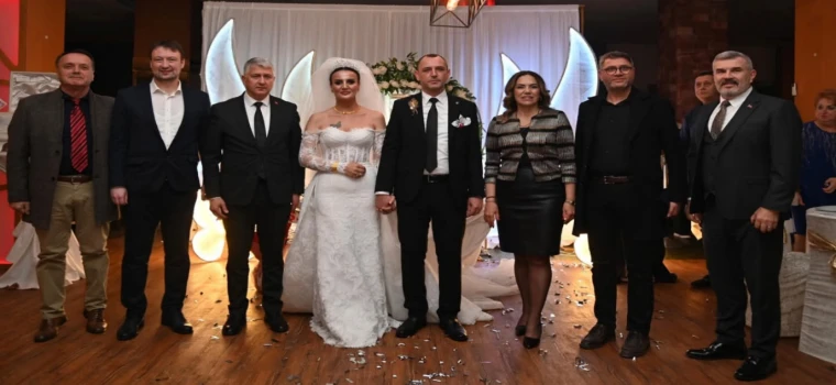 MUHTEŞEM DÜĞÜN İLE DÜNYA EVİNE GİRDİLER