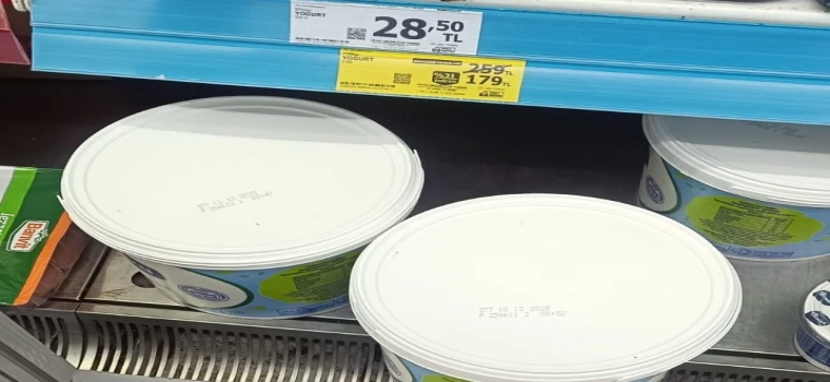 VATANDAŞLARDAN TARİHİ GEÇMİŞ ÜRÜN İDDİASI: KÖSEM MEVKİİ’NDEKİ MARKET TEPKİ ÇEKTİ