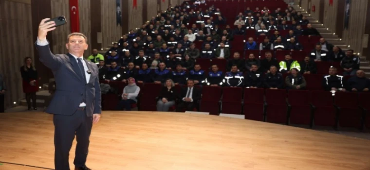 BAŞKAN ÇETİN, BELEDİYE PERSONELİYLE BAYRAMLAŞTI