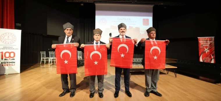 GAZİLER GENÇLERE TARİH DERSİ VERDİ