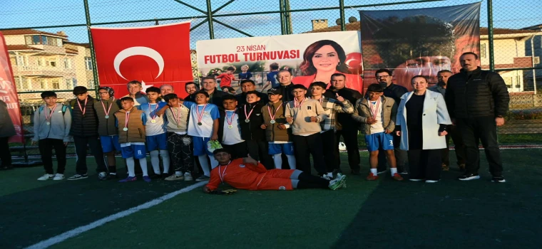 MURATLI’DA 23 NİSAN COŞKUSU FUTBOL ŞÖLENİYLE BİRLEŞTİ