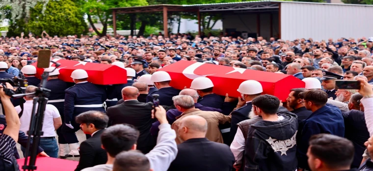 ÇORLU, KAHRAMAN POLİSLERİNİ GÖZYAŞLARI VE DUALARLA UĞURLADI