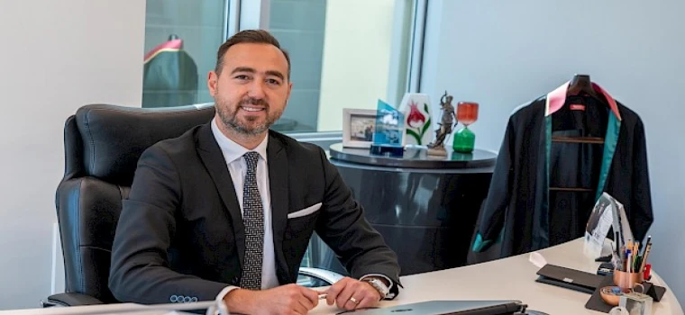 "KOLTUKLAR GEÇİCİ" DİYEREK VEDA ETTİ