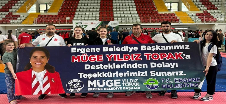 TOPRAK, “GENÇLERİMİZİN BAŞARISI BİZİM EN BÜYÜK MUTLULUĞUMUZ”