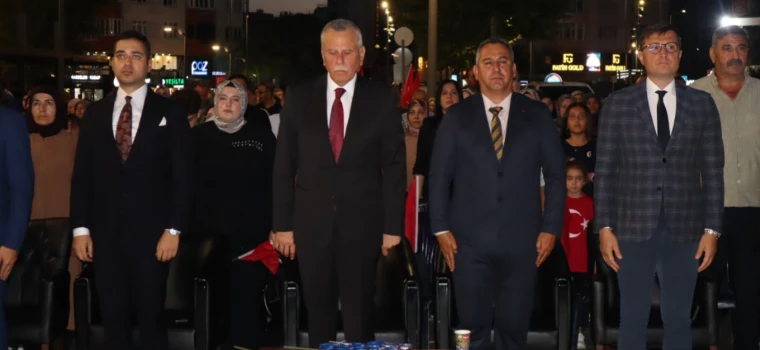 15 TEMMUZ'UN 10. YILINDA DEMOKRASİ ŞEHİTLERİ RAHMETLE ANILDI